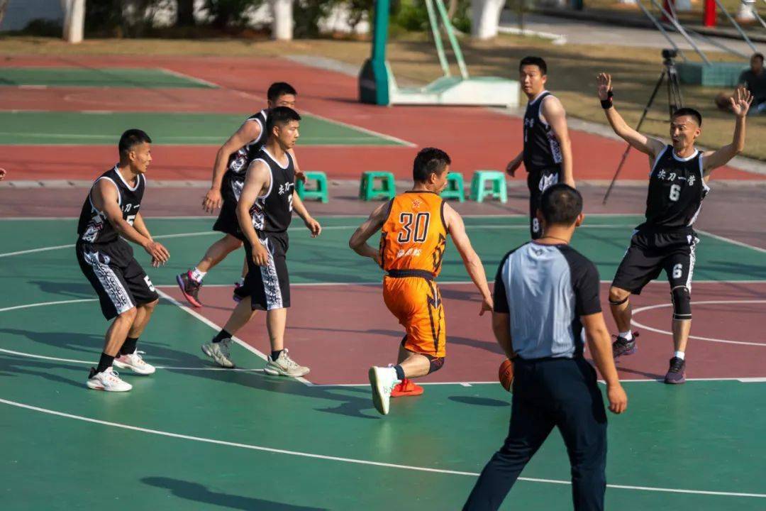 TheShy重返赛场，险胜首场状态出色，C9观众沸腾！再创辉煌时刻(theshy剑姬一打二反杀)-开云入口